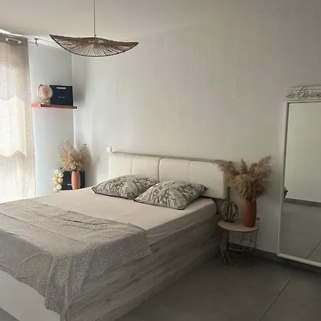 Apartamento Appt 2pers Proche Montpellier, Climatisation, Wi-fi, Parking Inclus *