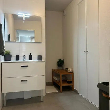 Appt 2pers Proche Montpellier, Climatisation, Wi-fi, Parking Inclus Apartamento *